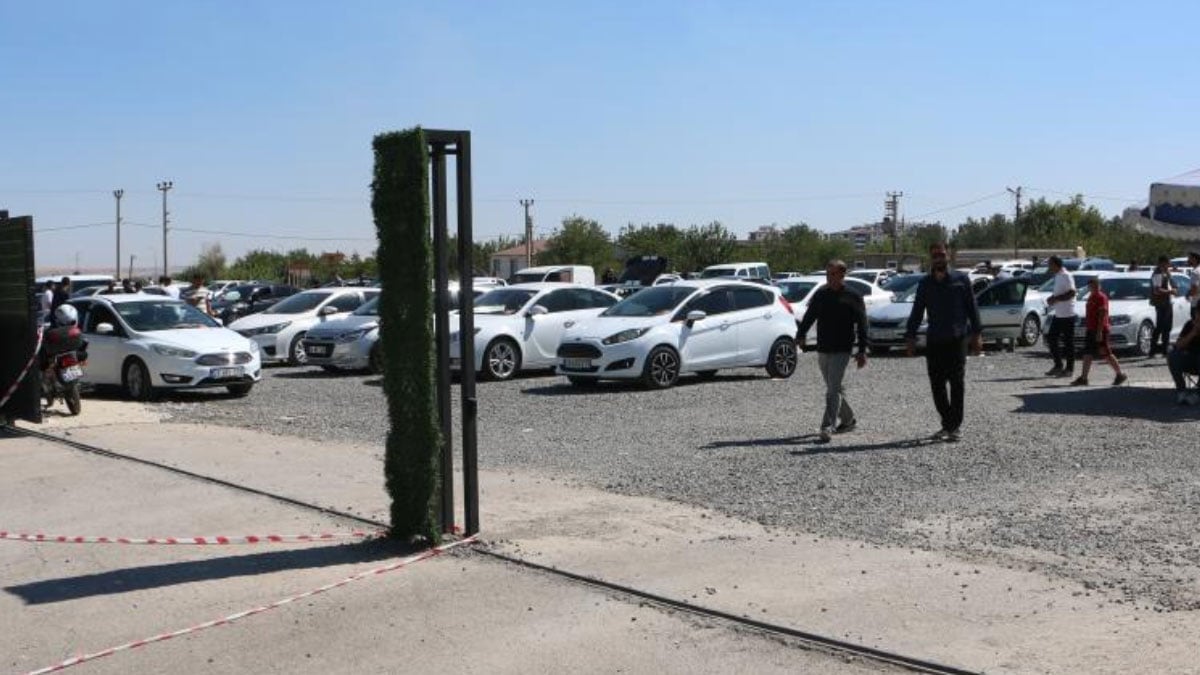 2 el arac pazarinda bir garip durum araclar elde kaldi SX2tLdKt