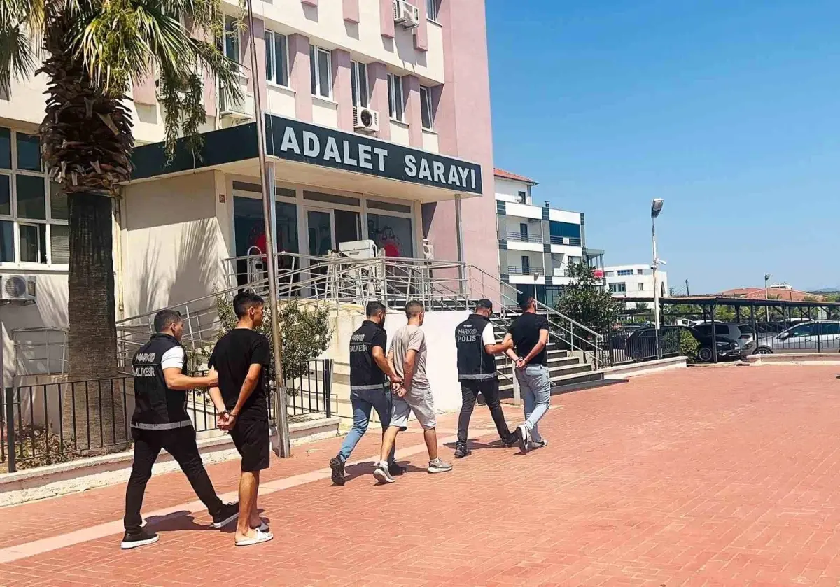 balikesirde uyusturucu operasyonu 5 tutuklama K4Smfbjx