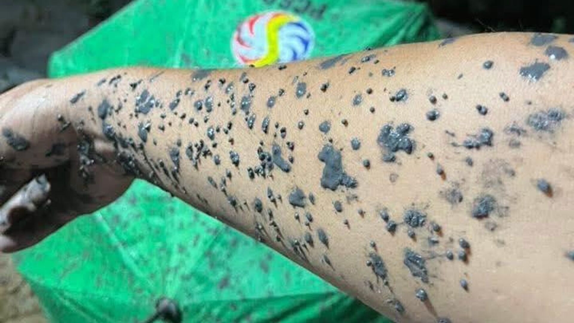 filipinlerde kanlaon yanardagi patladi kentin uzerine kul puskurttu azd9QajN.jpg