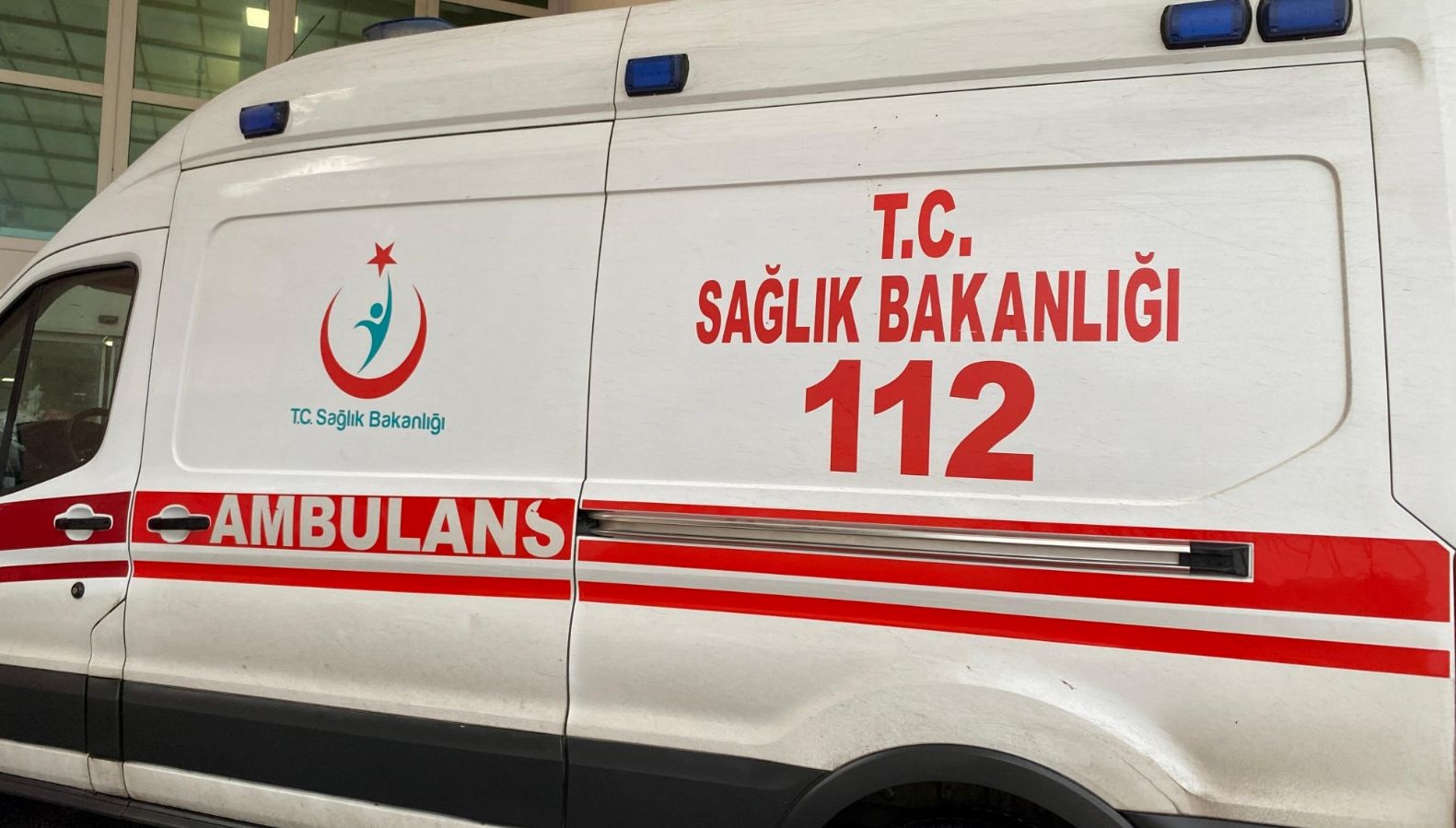 kamyon evin deposuna girdi iki yarali iNWCvTwq.jpg