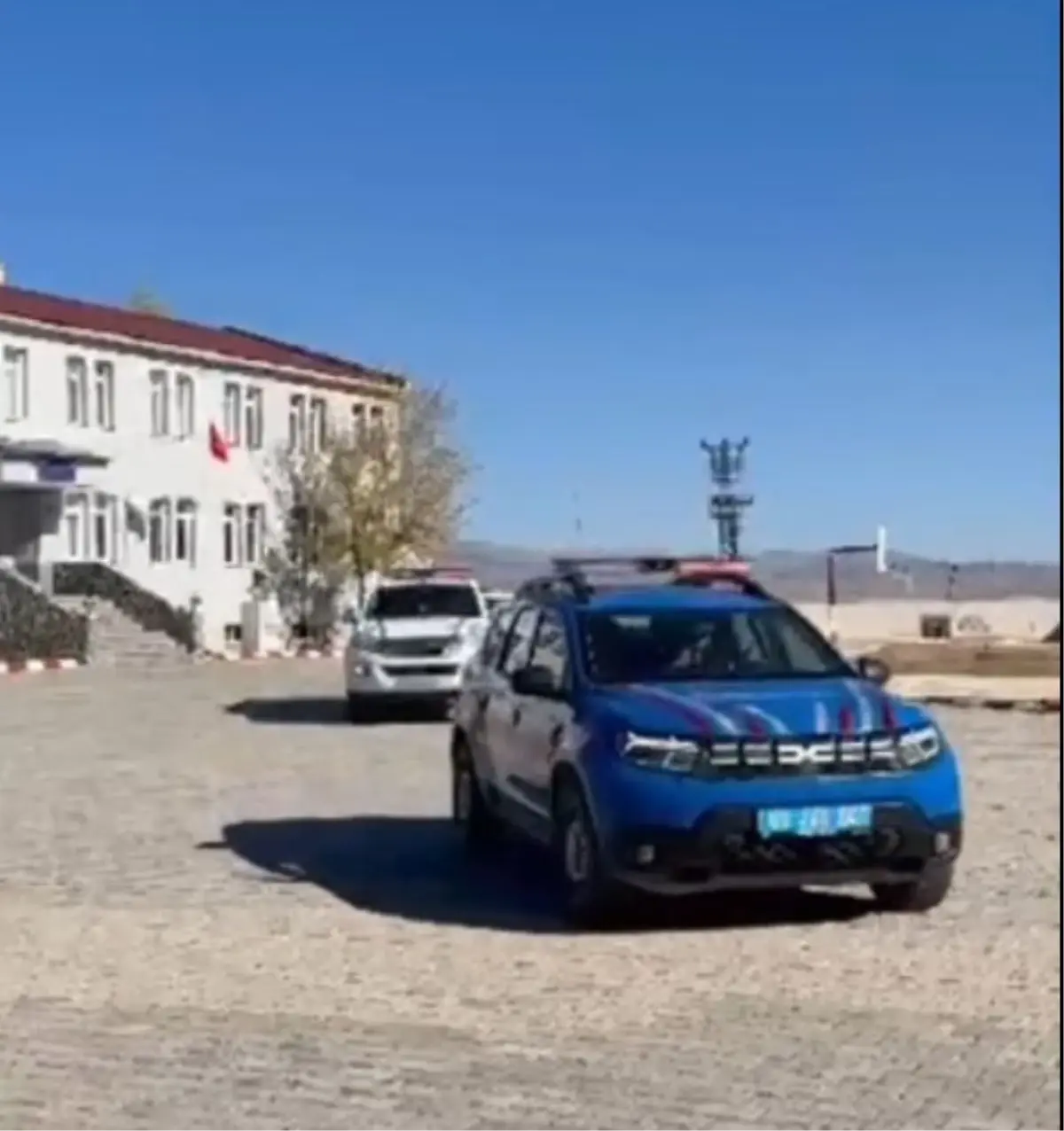 vanda kurt kurtarildi AXqHFz3k.jpg