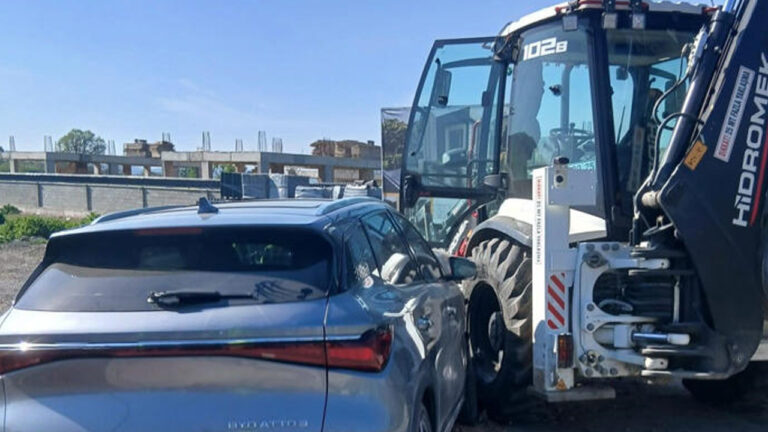 inegolde-otomobil-is-makinesine-carpti-20-yasindaki-surucu-yaralandi-VBSDLJqU