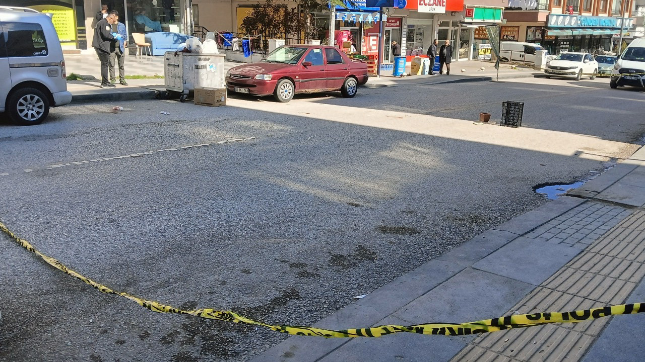 Kayınpeder ve Damat Arasında Silahlı Kavga: İki Yaralı