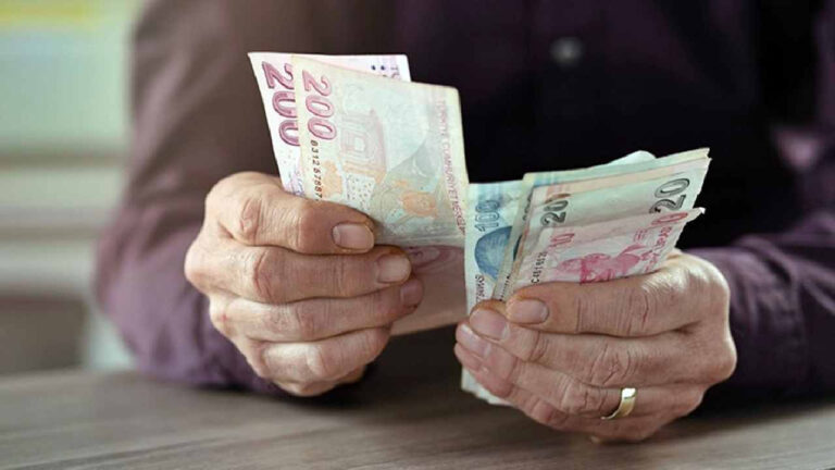 bankalar-muslugu-acti-bayram-oncesi-emekli-promosyonlari-belli-oldu-wEbOJGPz